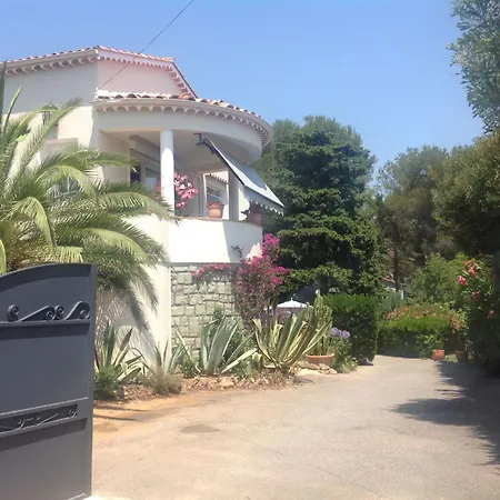 Erdgeschoss Der Du Pebrier Cote D'azur By Interhome *