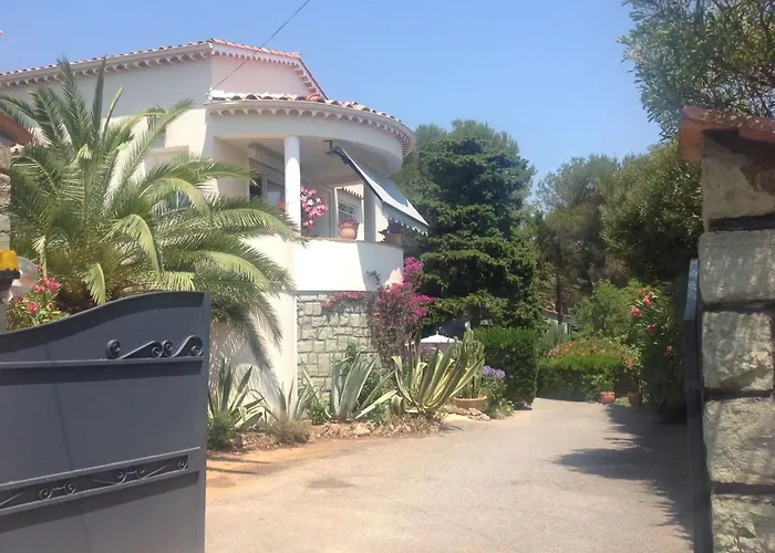 Erdgeschoss Der Du Pebrier Cote D'azur By Interhome *